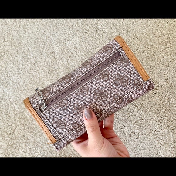 Guess wallet - Picture 2 of 3